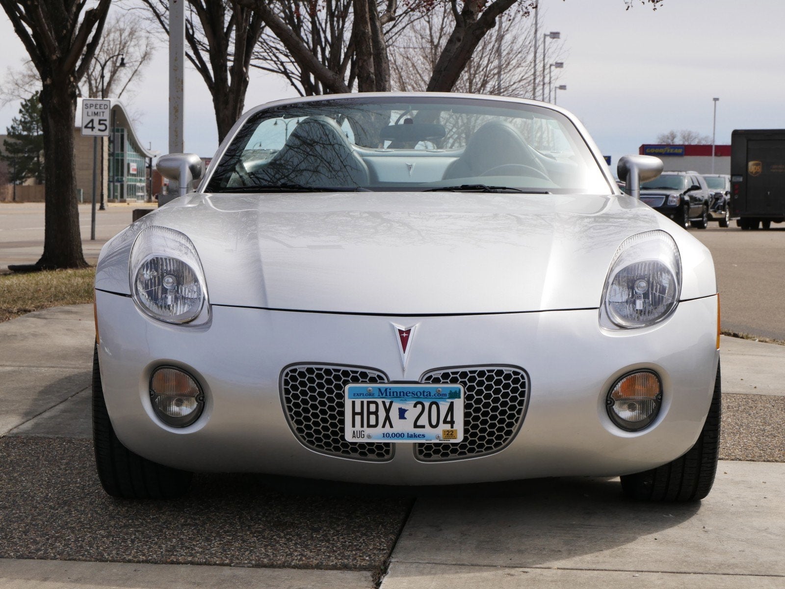 Used 2007 Pontiac Solstice  with VIN 1G2MB35B67Y137421 for sale in Apple Valley, Minnesota