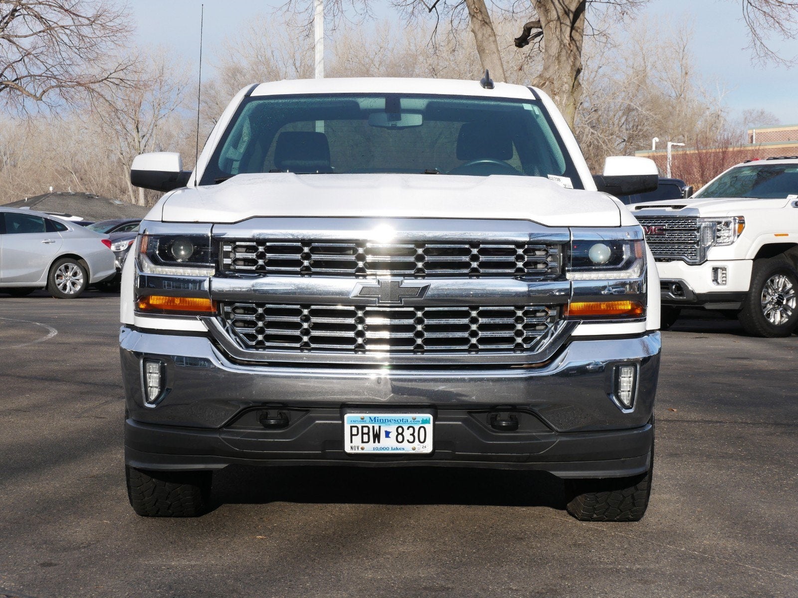 Used 2017 Chevrolet Silverado 1500 LT with VIN 3GCUKREC1HG194421 for sale in Apple Valley, Minnesota