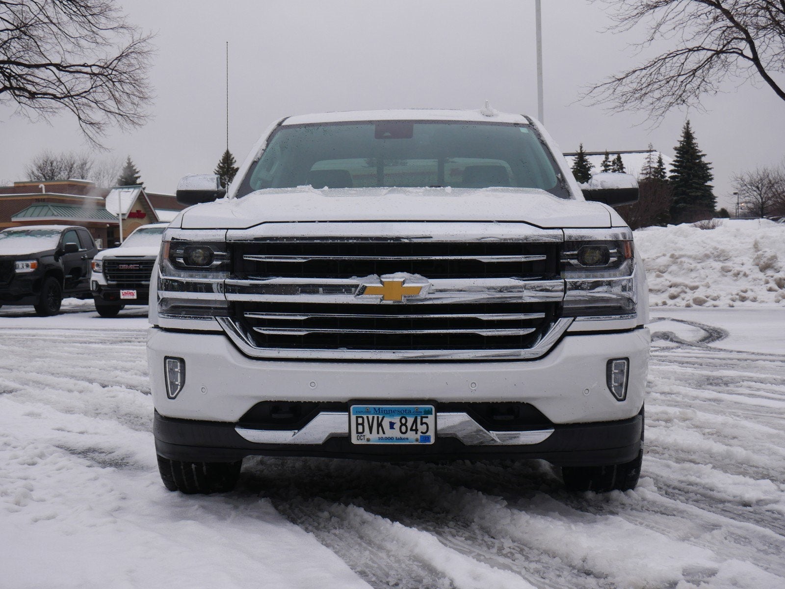 Used 2018 Chevrolet Silverado 1500 High Country with VIN 3GCUKTEC4JG518609 for sale in Apple Valley, Minnesota