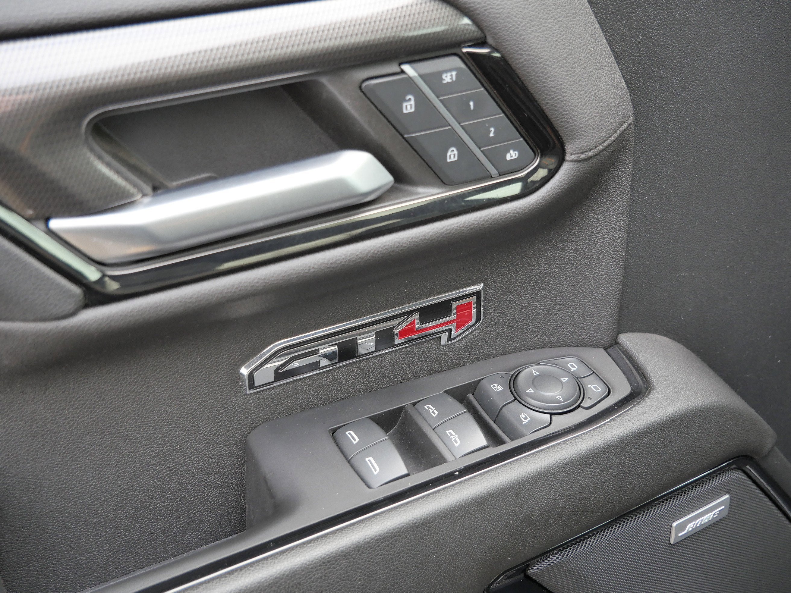 2023 GMC Sierra 1500 AT4