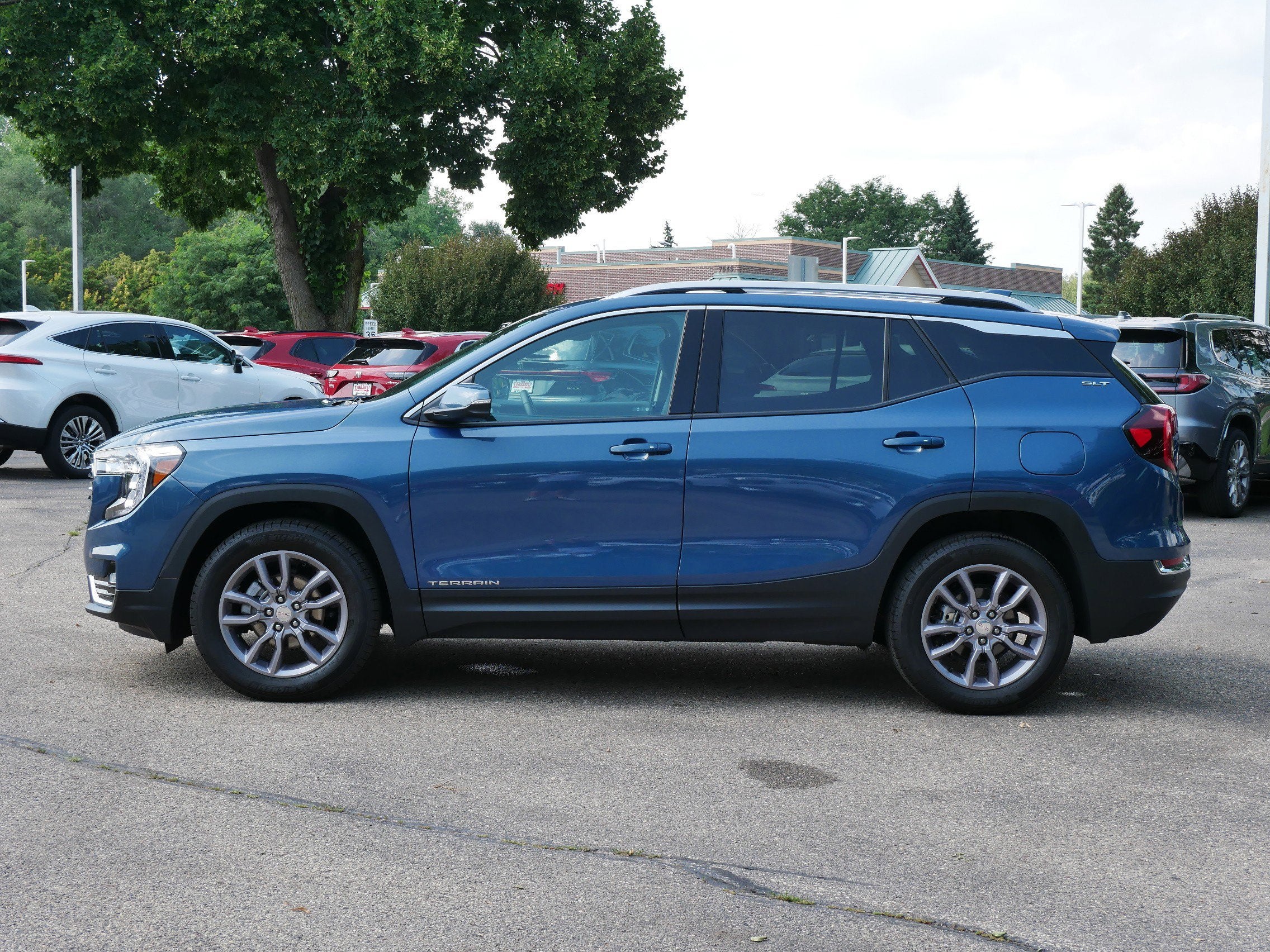 2024 GMC Terrain SLT