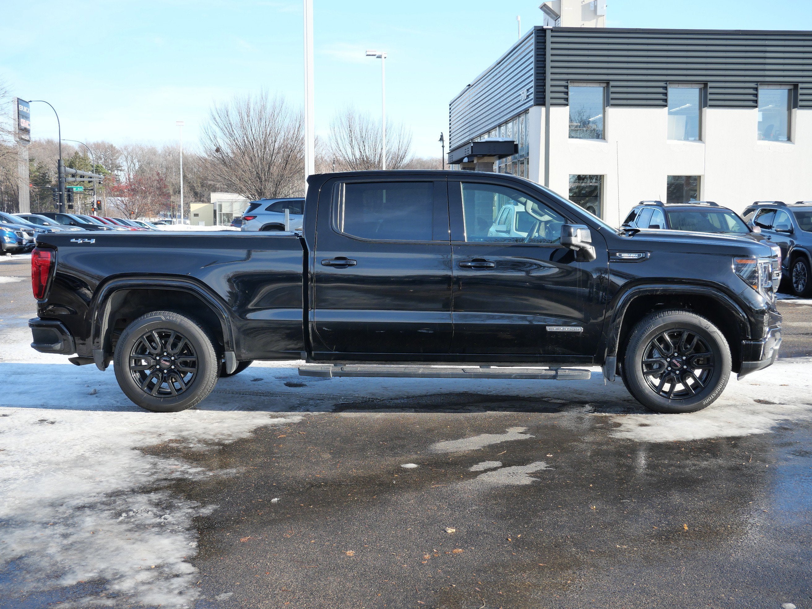 2025 GMC Sierra 1500 Elevation
