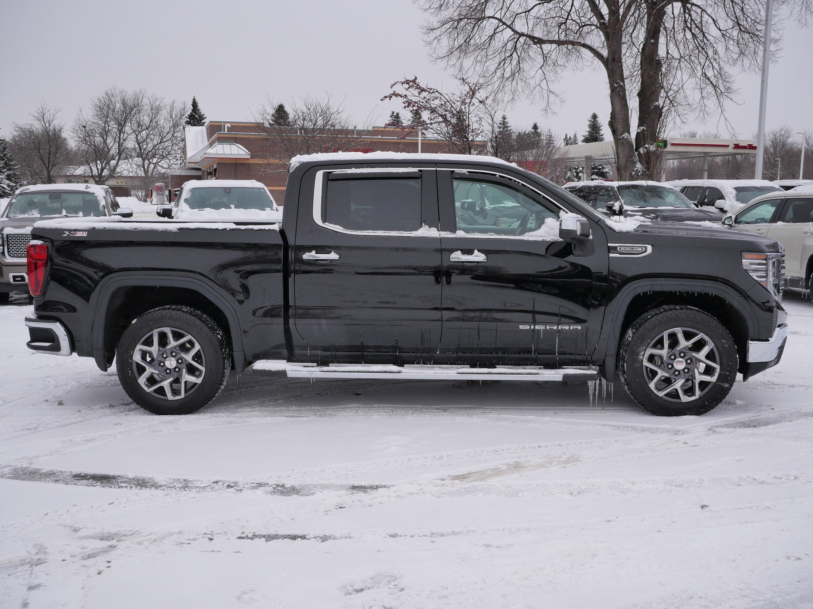 2024 GMC Sierra 1500 SLT