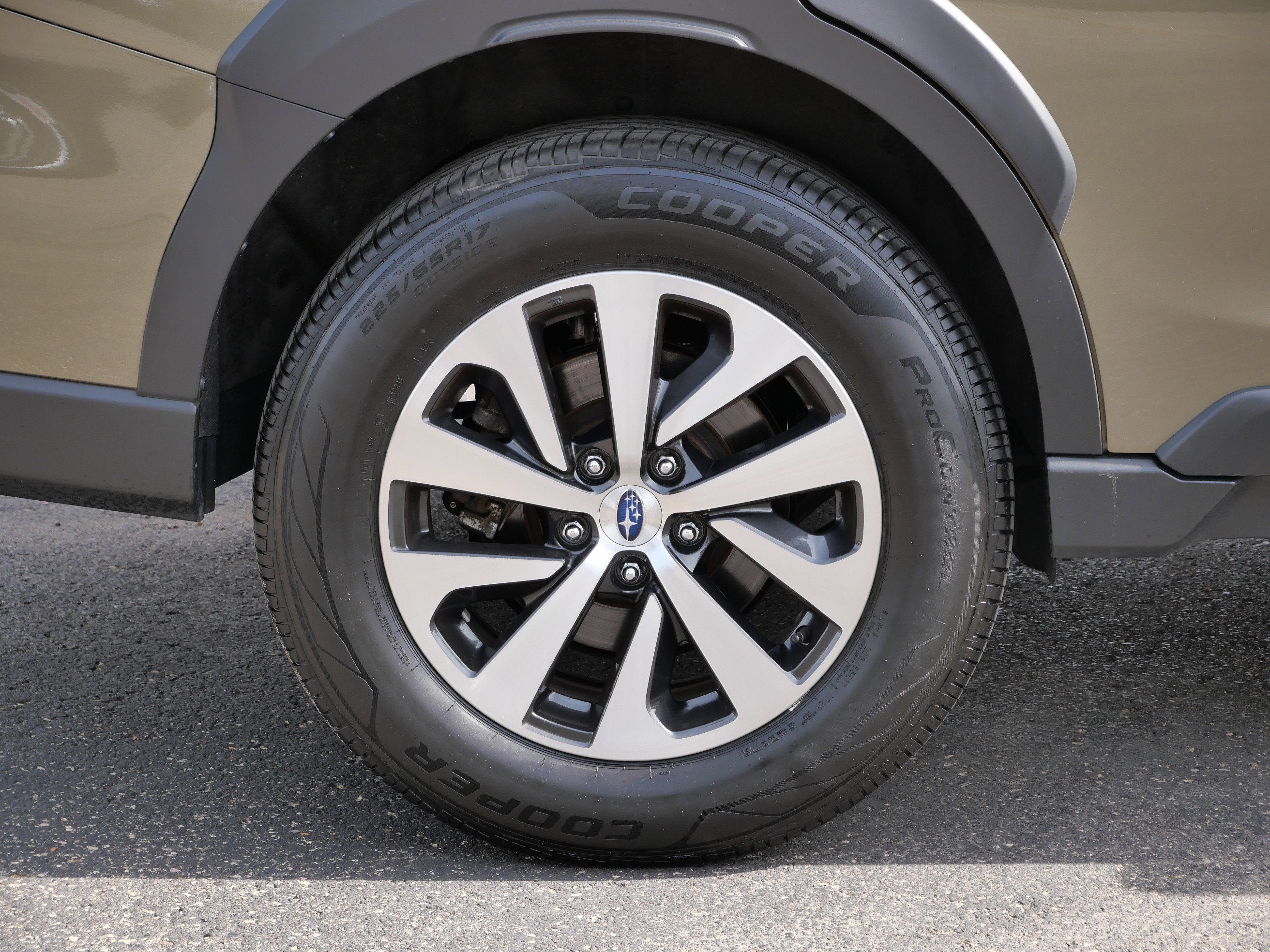 2024 Subaru Outback Premium