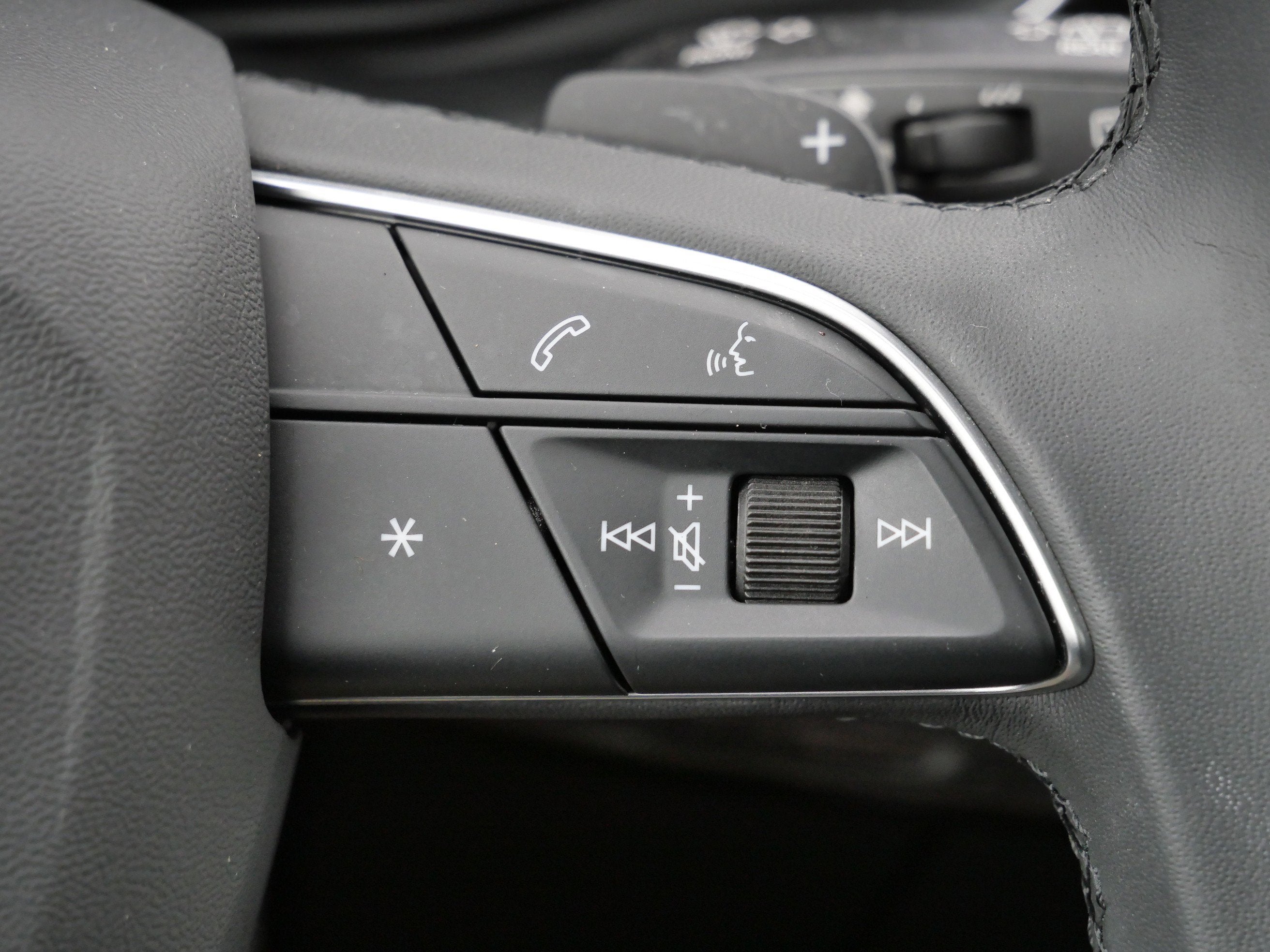 2023 Audi Q7 Premium Plus